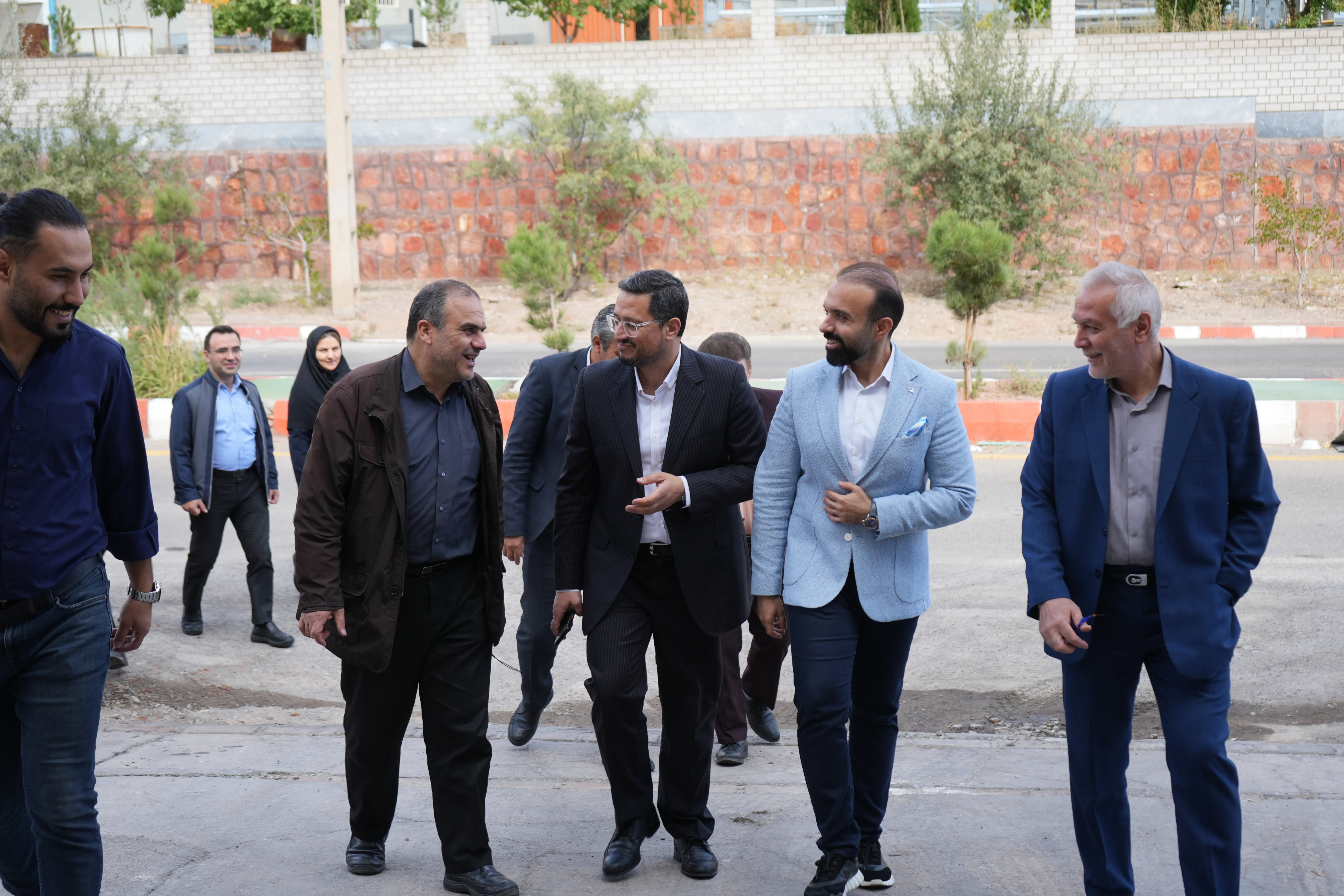 شرکت آلاکس واحد نمونه کشوری